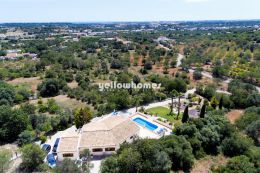 Moradia V4 + apartamento independente com vista mar